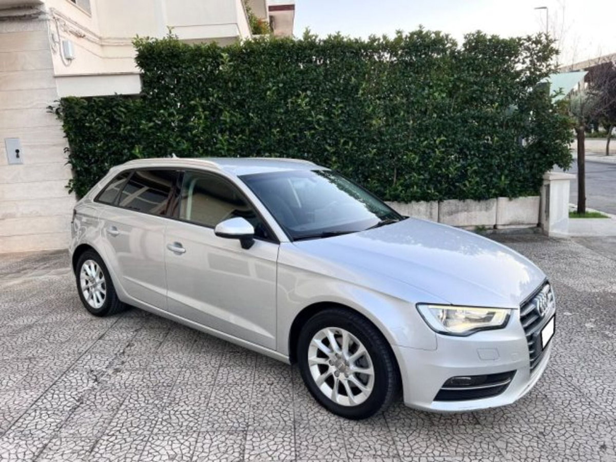 Audi A3 Sportback 1.6 TDI Young (4)