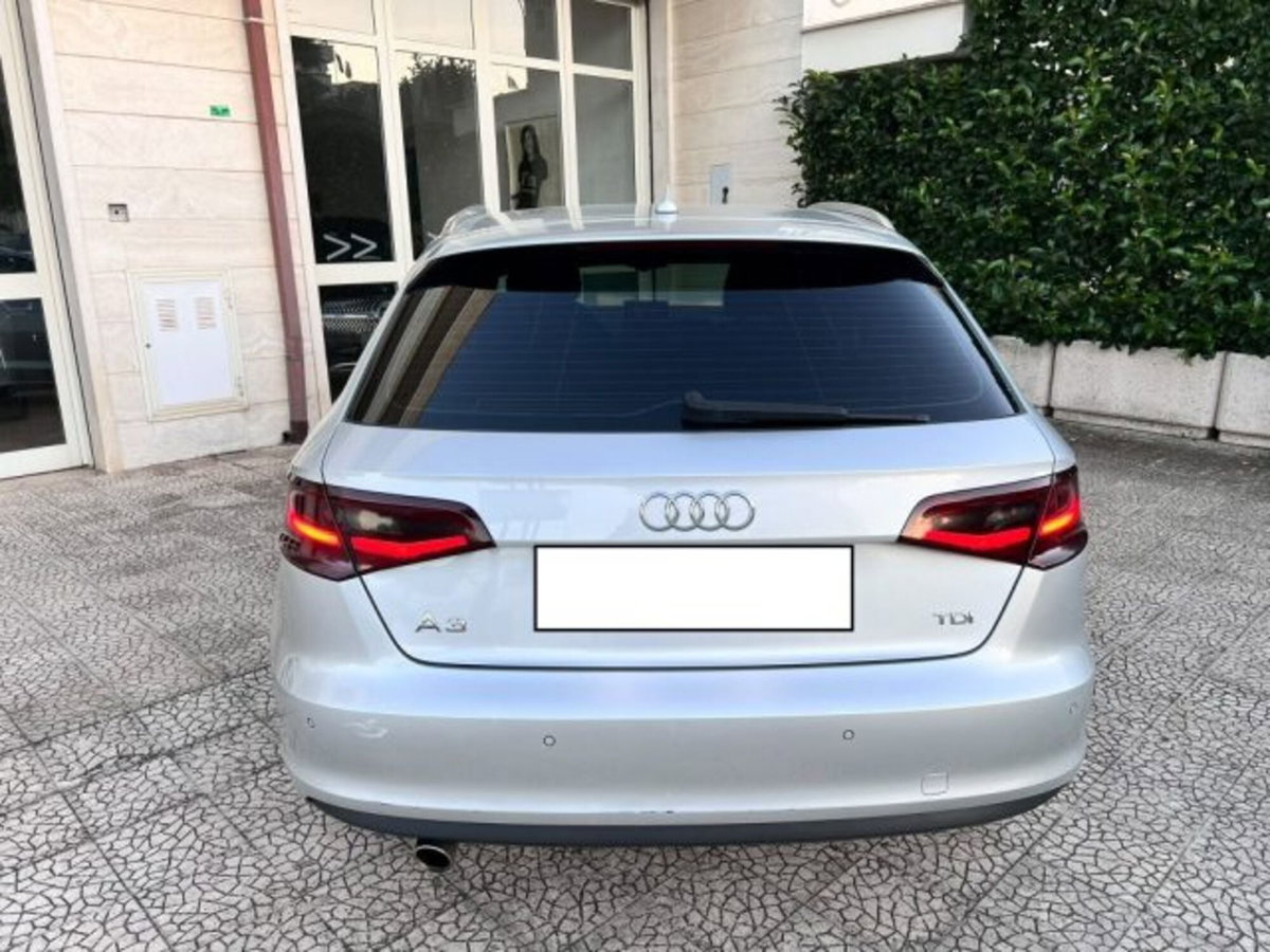Audi A3 Sportback 1.6 TDI Young (8)