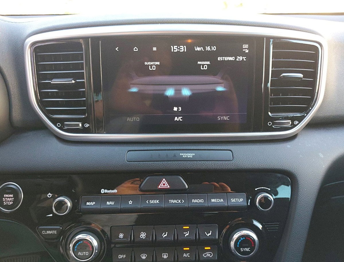 Kia Sportage 1.6 crdi mhev Style dct (18)