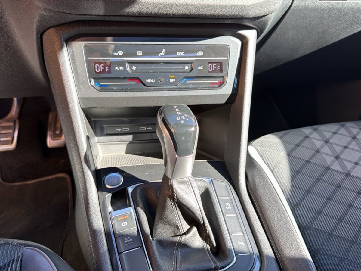 Volkswagen Tiguan 2.0 TDI 150 CV SCR DSG 4MOTION R-Line (12)