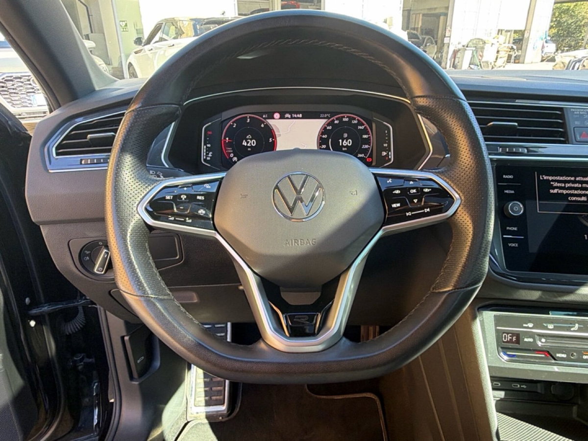 Volkswagen Tiguan 2.0 TDI 150 CV SCR DSG 4MOTION R-Line (13)