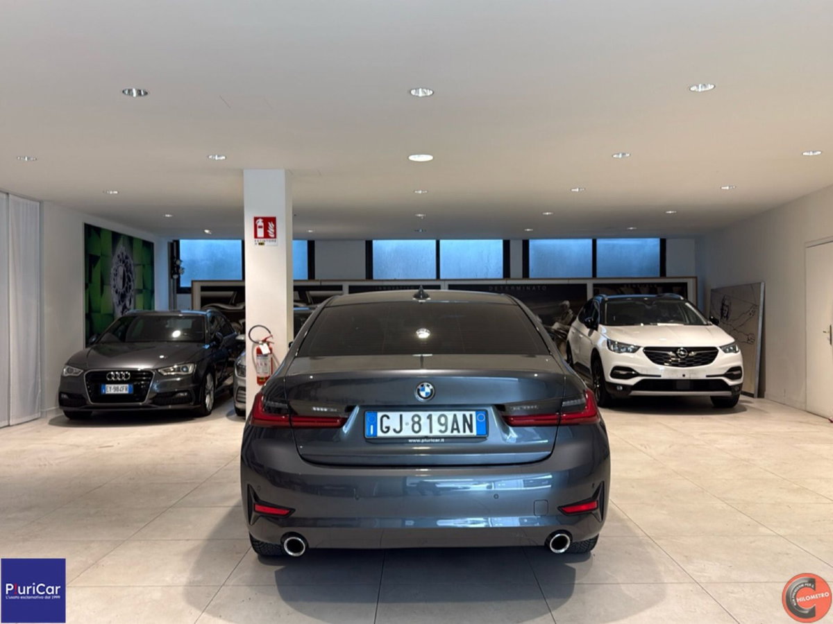 BMW Serie 3 320d 48V xDrive (16)