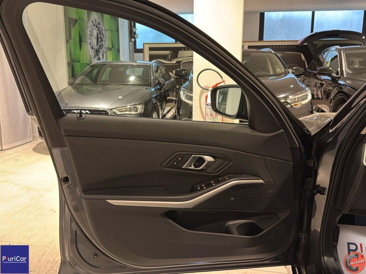 BMW Serie 3 320d 48V xDrive (18)