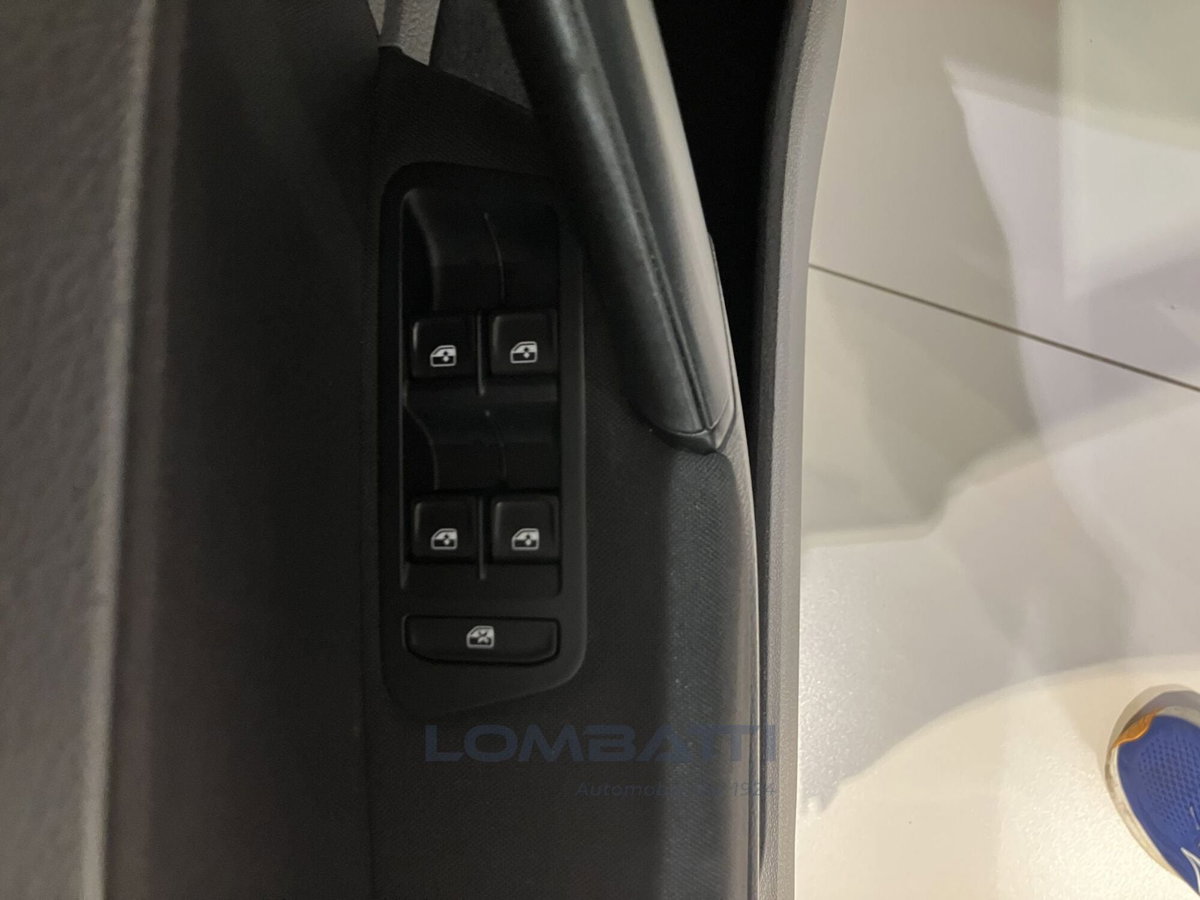 Volkswagen Golf Variant 1.6 TDI 90 CV Trendline BlueMotion Technology (13)