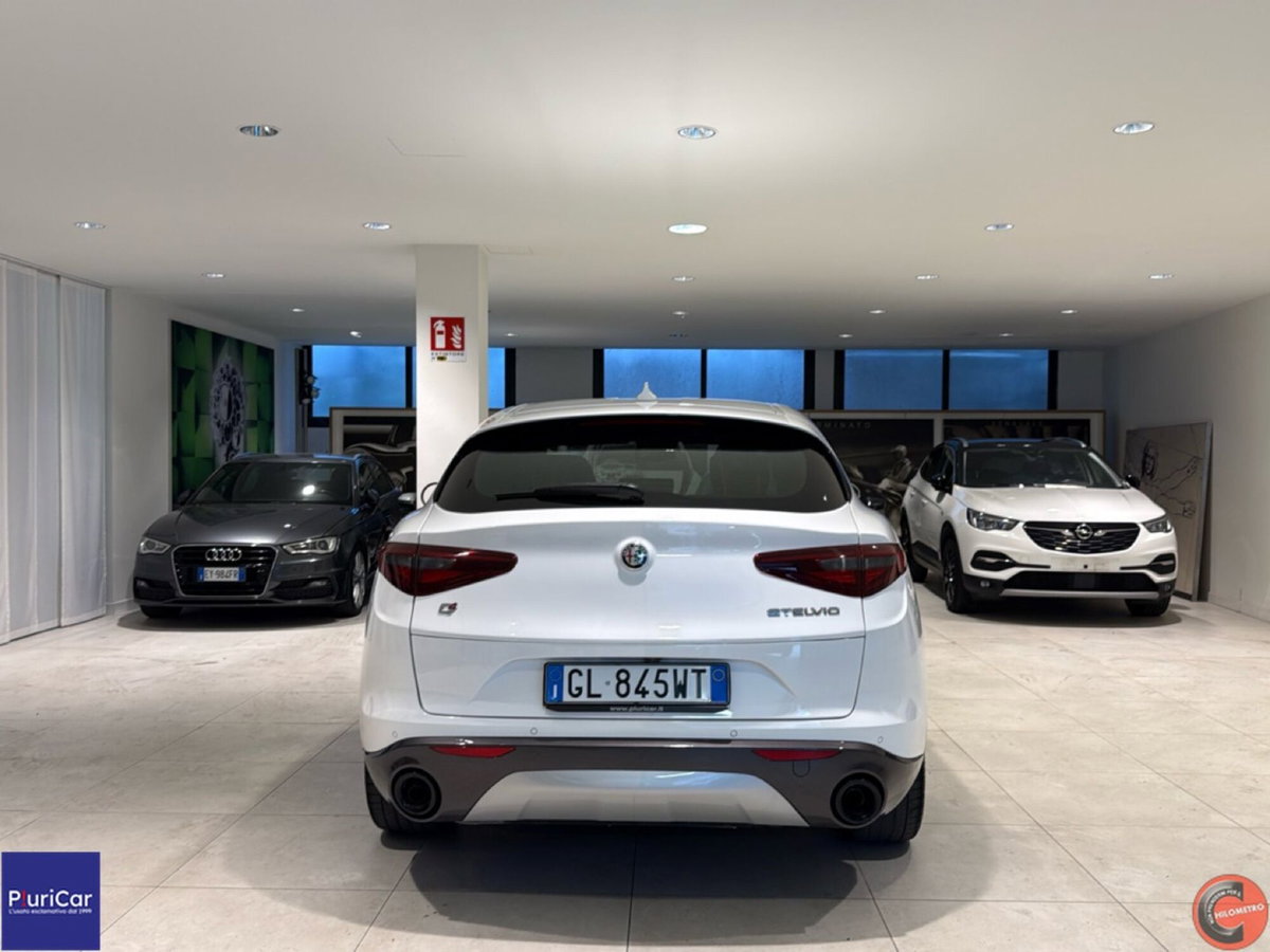 Alfa Romeo Stelvio Stelvio 2.2 Turbodiesel 210 CV AT8 Q4 Ti (16)