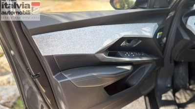 Peugeot 3008 1.2 hybrid Allure 145cv e-dcs6 (13)
