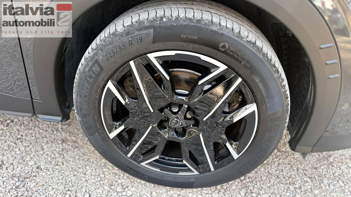 Peugeot 3008 1.2 hybrid Allure 145cv e-dcs6 (15)