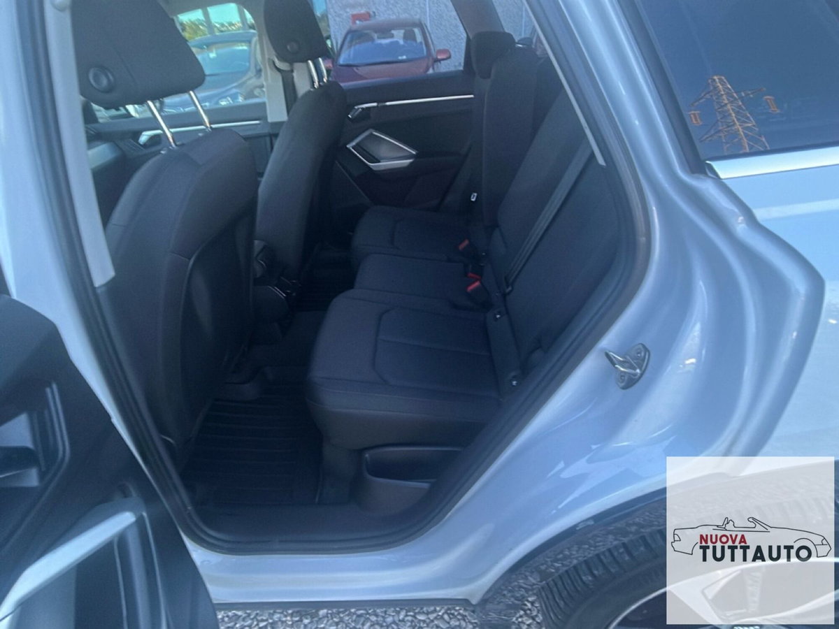 Audi Q3 35 2.0 tdi Business Advanced s-tronic (16)