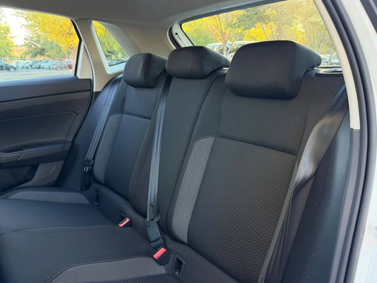 Volkswagen Polo 1.0 EVO (9)