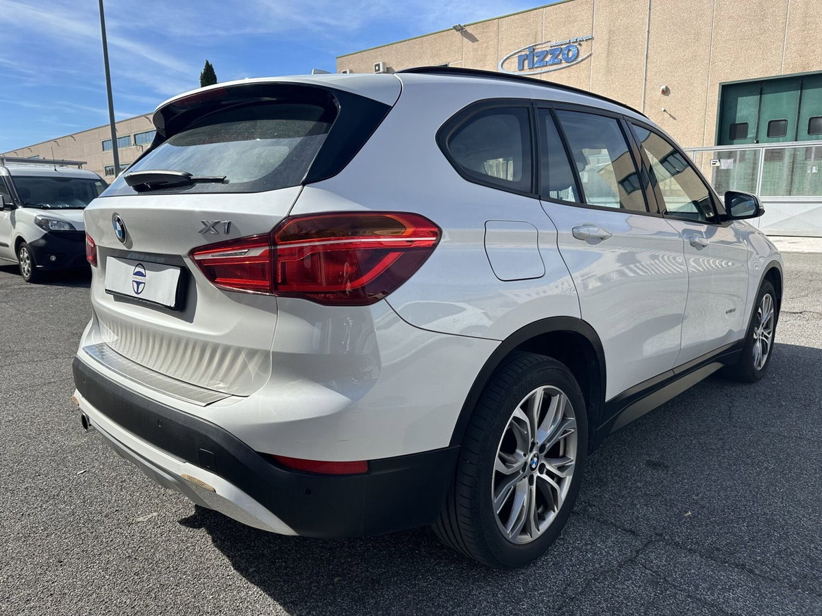 BMW X1 sDrive18d Advantage (6)