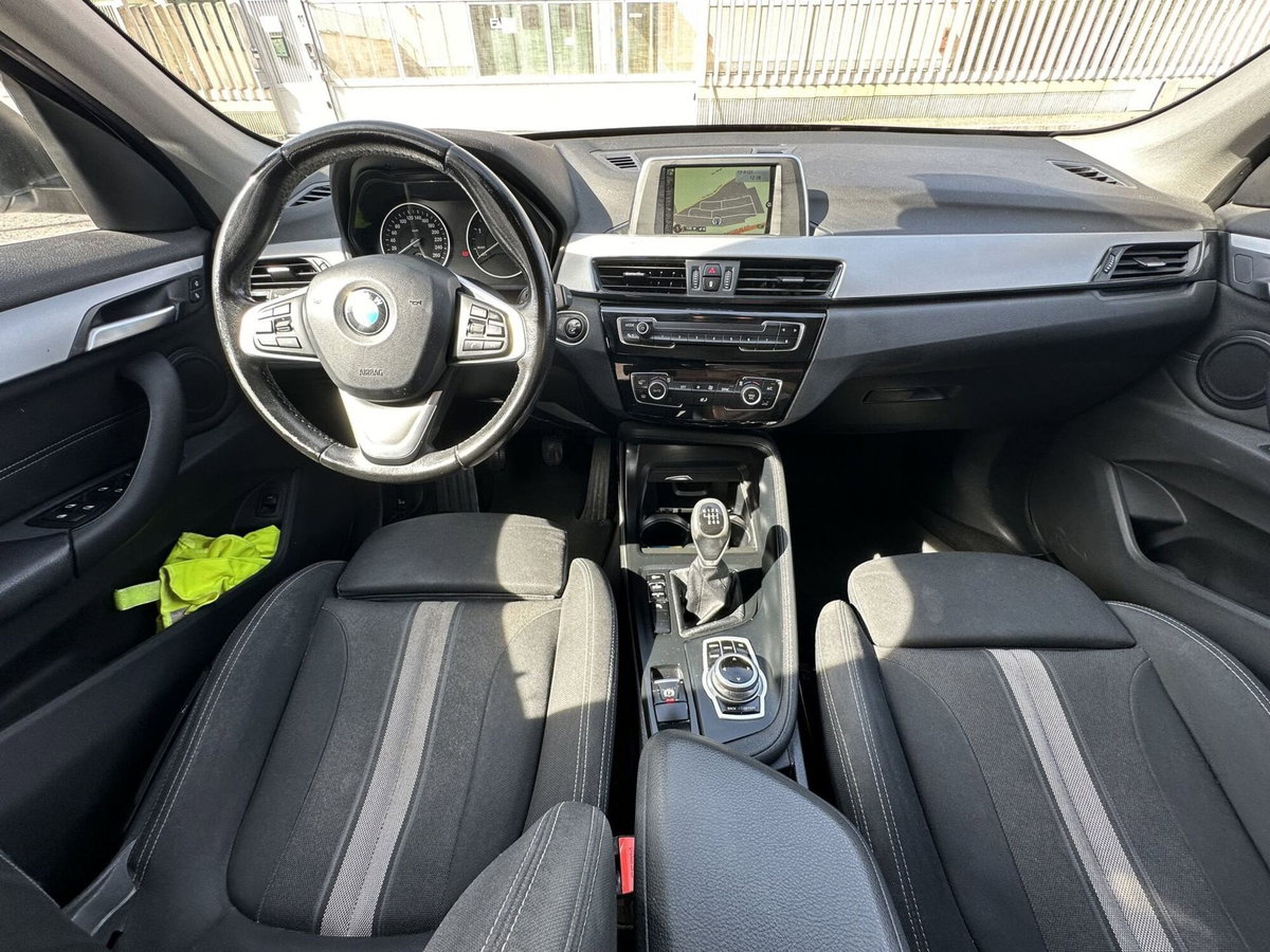 BMW X1 sDrive18d Advantage (9)