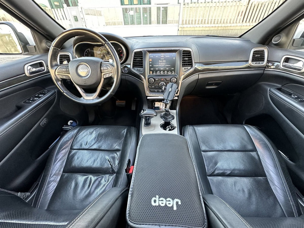 Jeep Grand Cherokee 3.0 V6 CRD 250 CV Multijet II Overland (10)