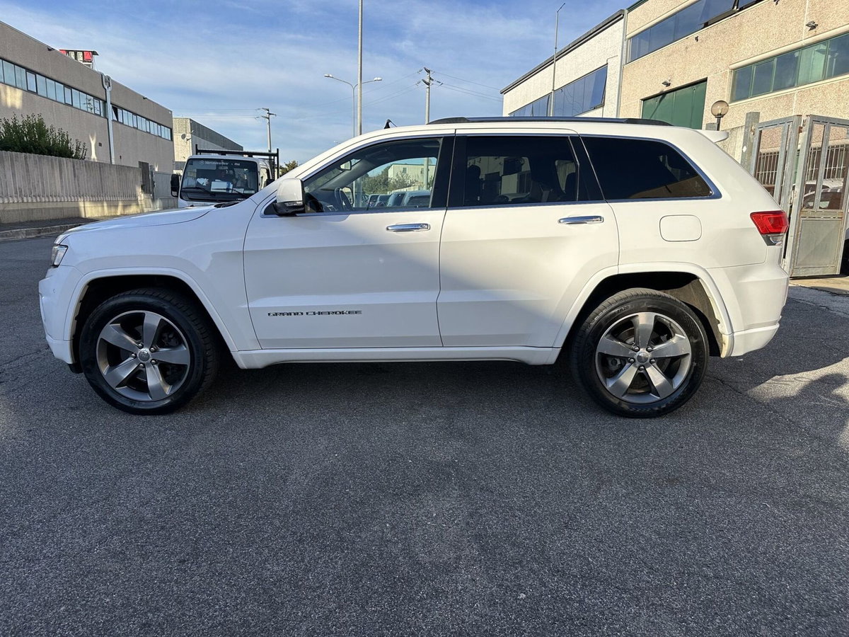 Jeep Grand Cherokee 3.0 V6 CRD 250 CV Multijet II Overland (3)