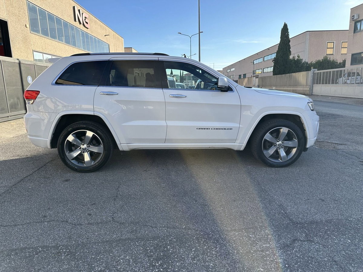 Jeep Grand Cherokee 3.0 V6 CRD 250 CV Multijet II Overland (7)