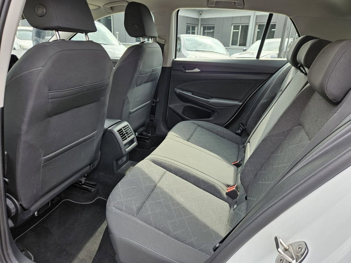 Volkswagen Golf 1.5 eTSI 130 CV EVO ACT DSG Life (16)