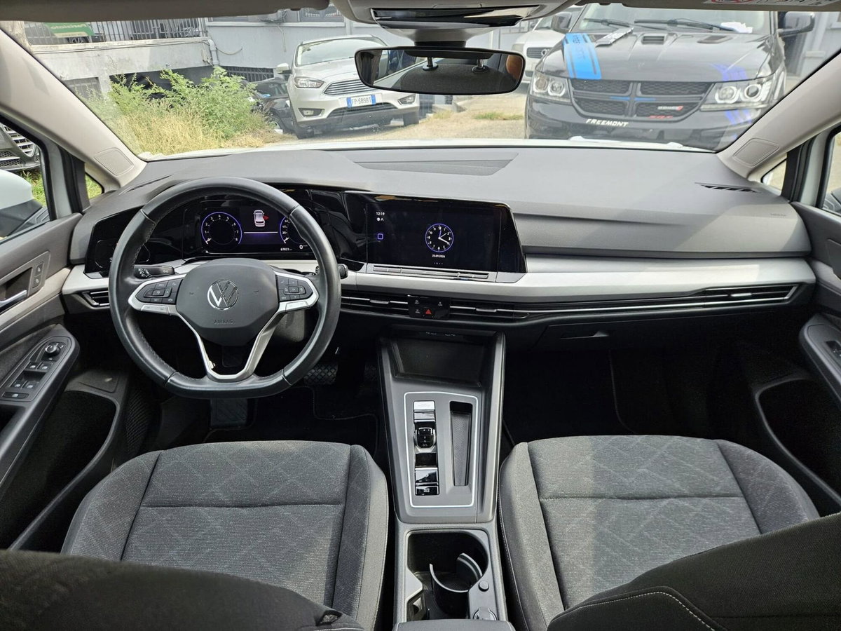 Volkswagen Golf 1.5 eTSI 130 CV EVO ACT DSG Life (9)