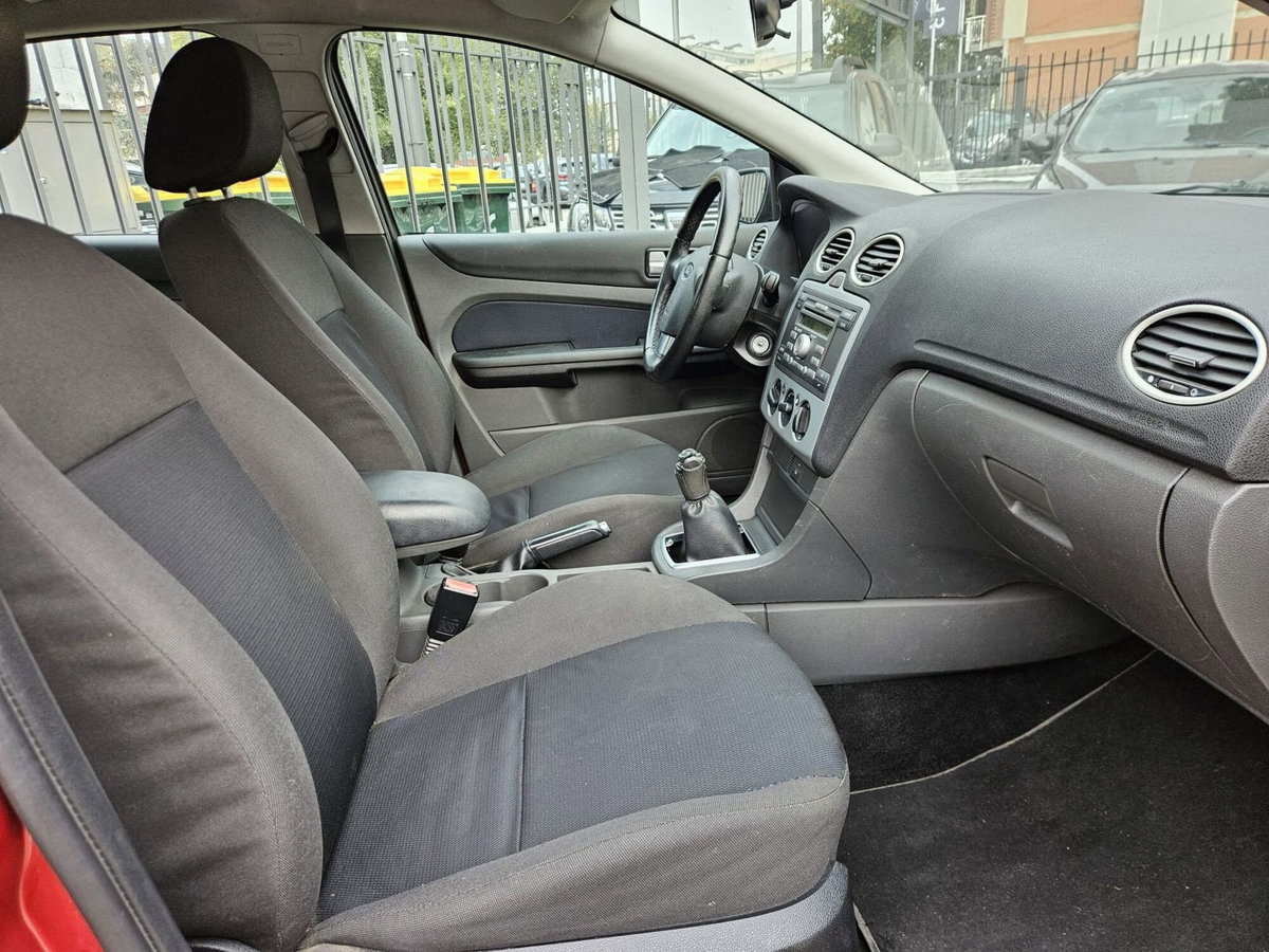 Ford Focus 1.6 TDCi (90CV) 5p. (12)