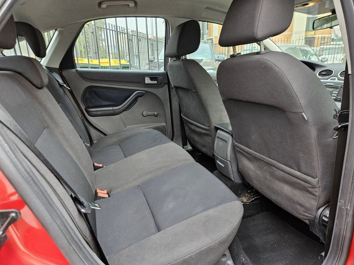 Ford Focus 1.6 TDCi (90CV) 5p. (13)
