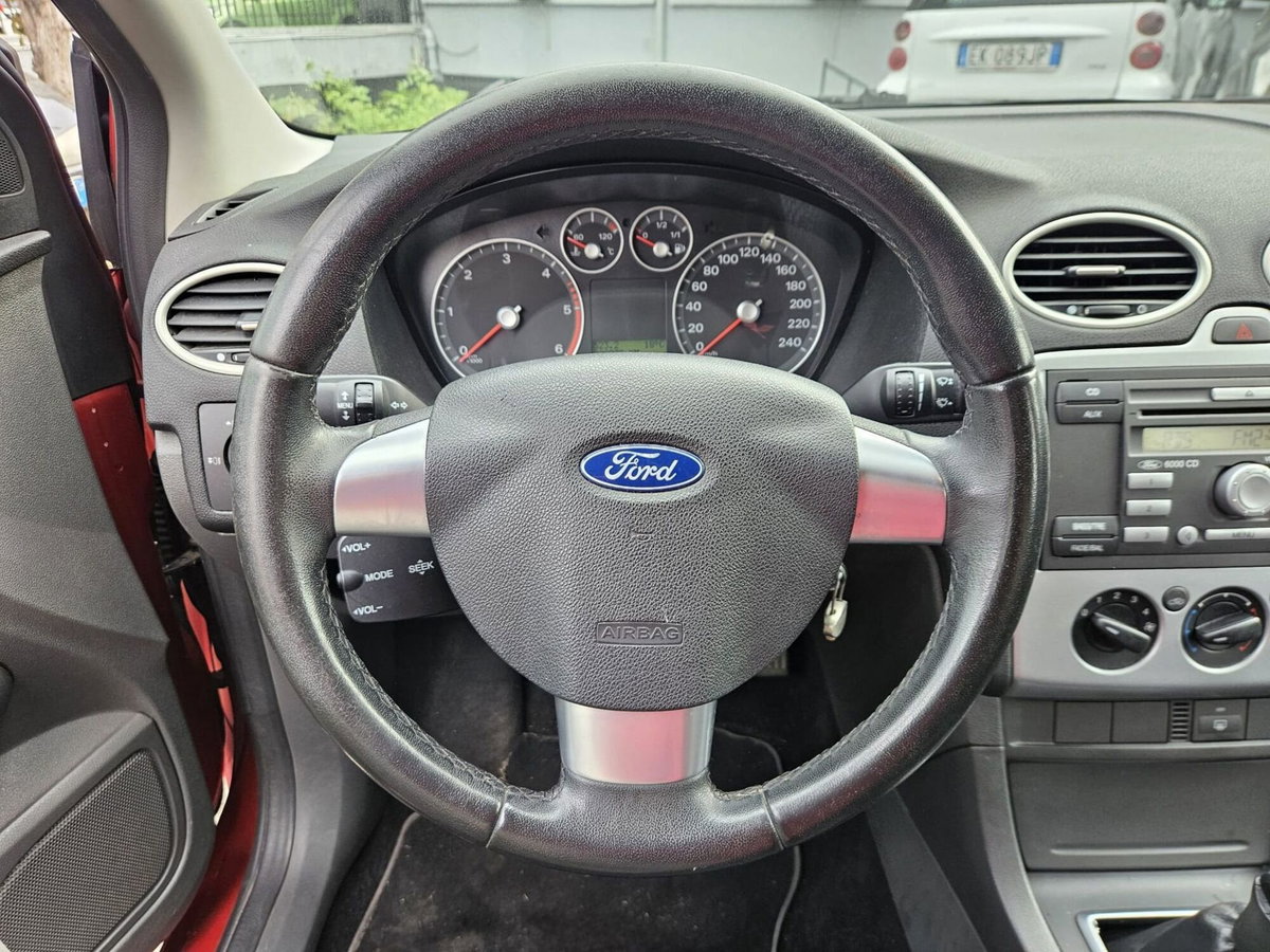 Ford Focus 1.6 TDCi (90CV) 5p. (14)