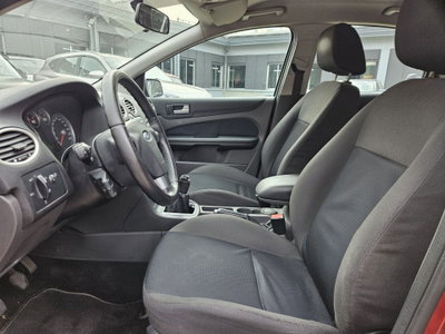 Ford Focus 1.6 TDCi (90CV) 5p. (8)