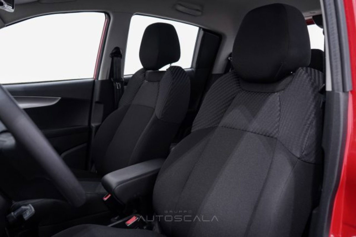 Mahindra KUV100 1.2 K8 m-bifuel (11)