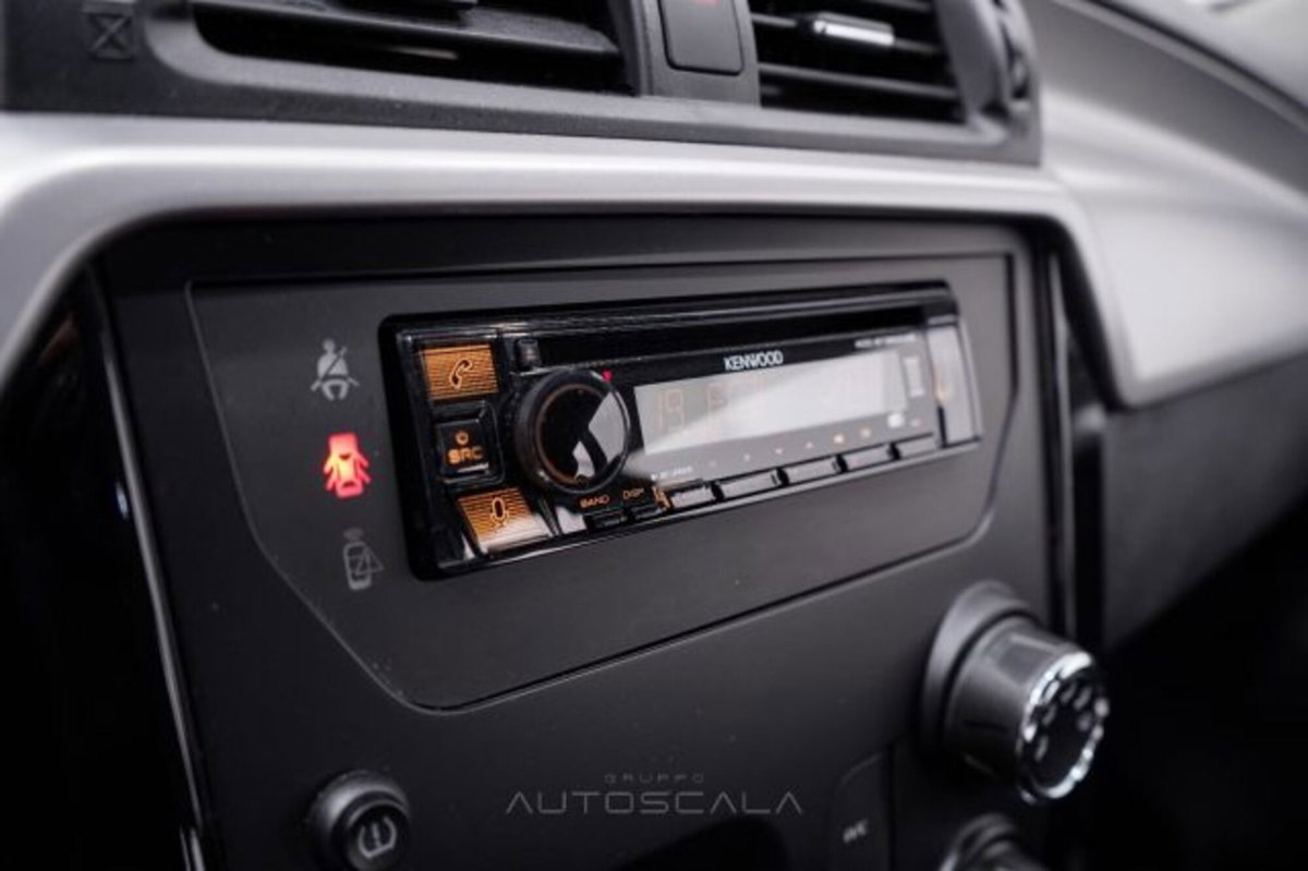 Mahindra KUV100 1.2 K8 m-bifuel (14)