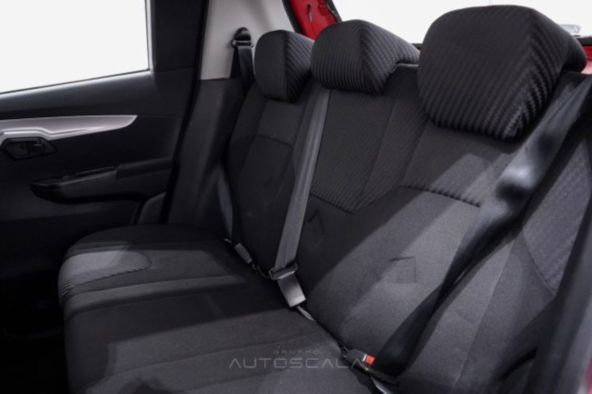 Mahindra KUV100 1.2 K8 m-bifuel (20)
