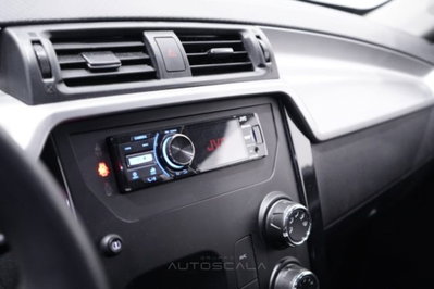 Mahindra KUV100 1.2 K8 m-bifuel (14)
