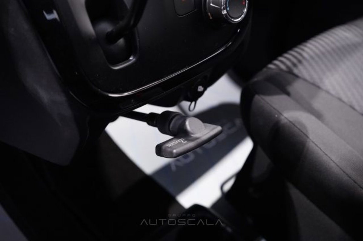 Mahindra KUV100 1.2 K8 m-bifuel (17)
