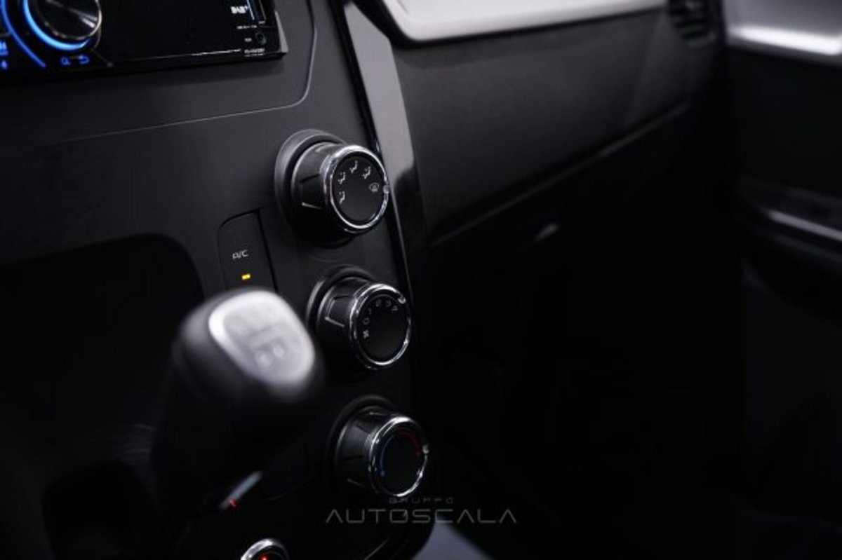 Mahindra KUV100 1.2 K8 m-bifuel (13)