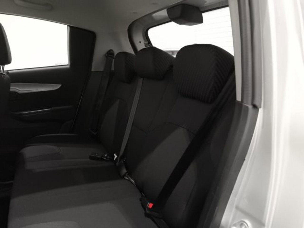 Mahindra KUV100 1.2 K8 m-bifuel (20)
