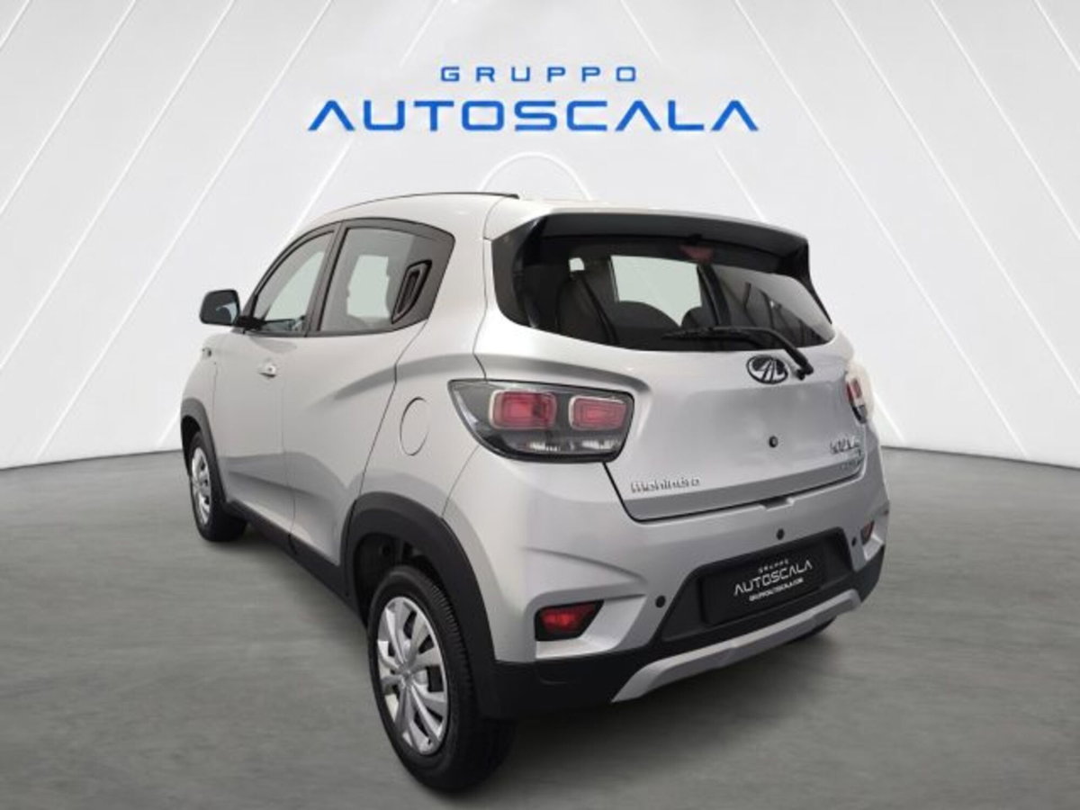 Mahindra KUV100 1.2 K8 m-bifuel (3)