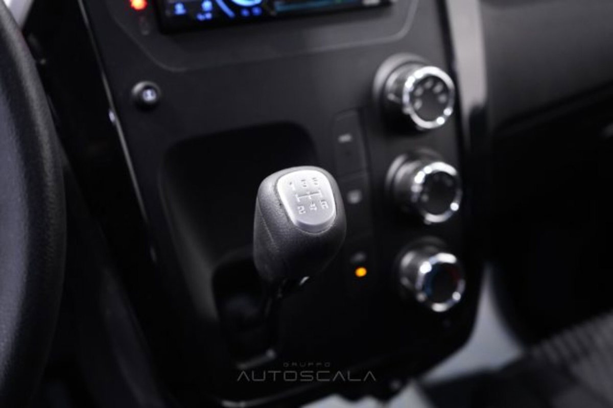 Mahindra KUV100 1.2 K8 m-bifuel (16)
