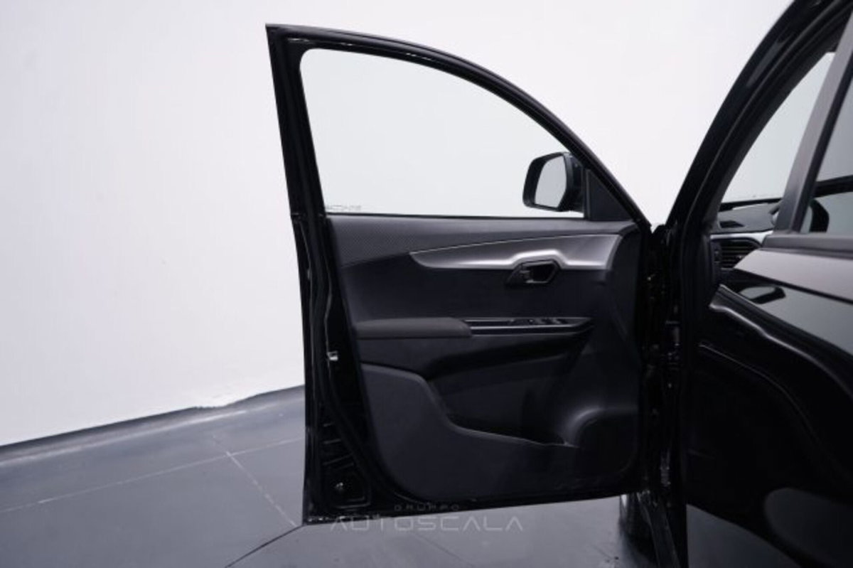 Mahindra KUV100 1.2 K8 m-bifuel (9)