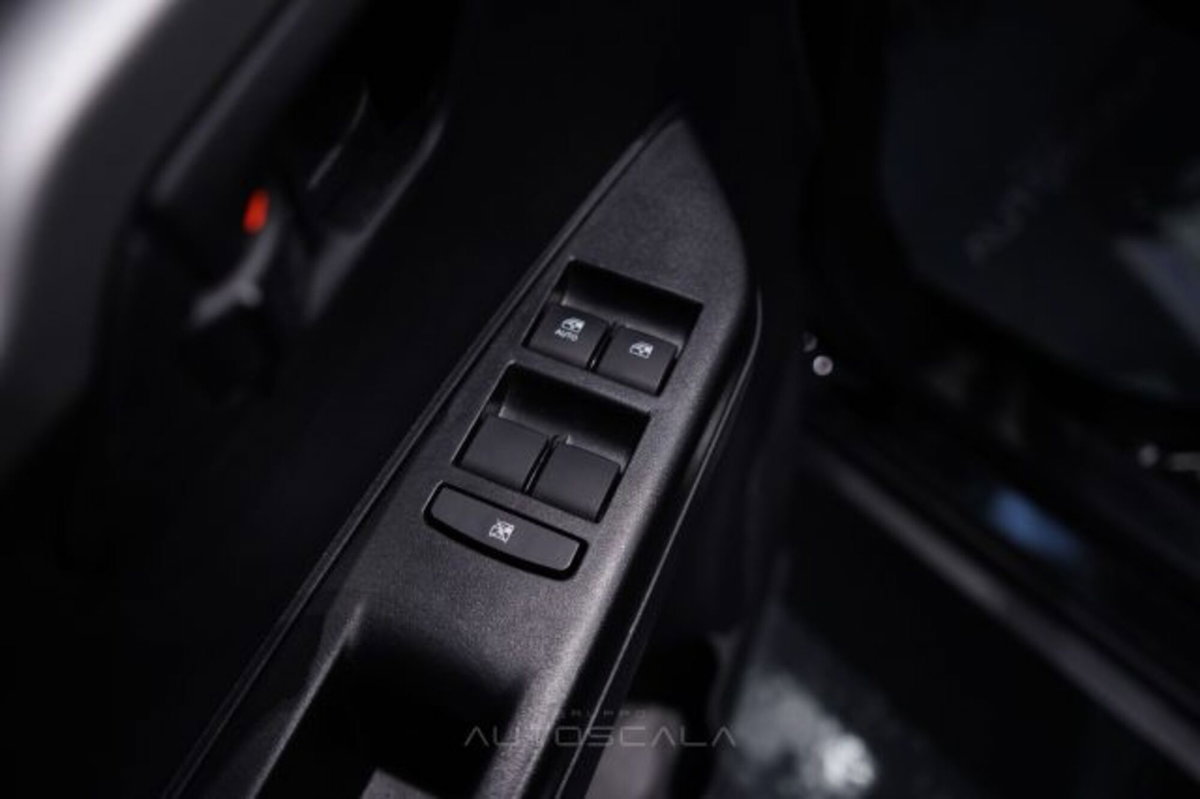 Mahindra KUV100 1.2 K8 m-bifuel (10)