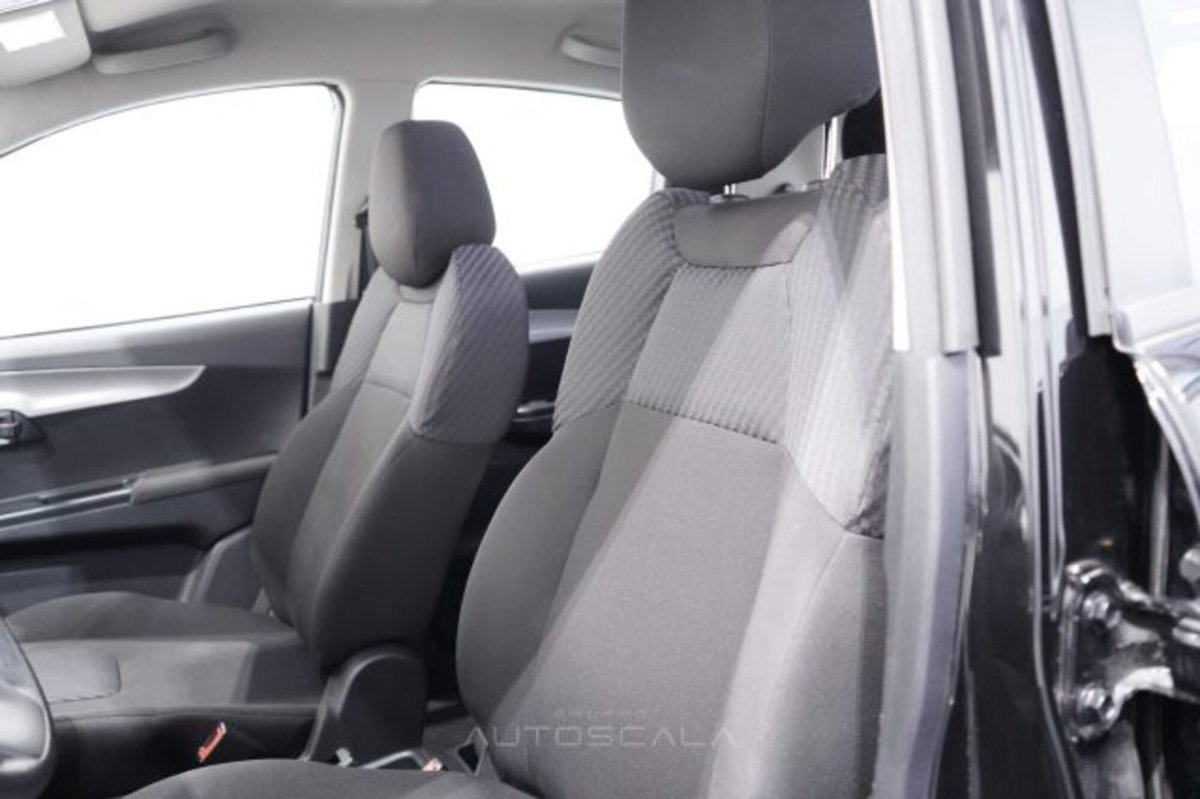 Mahindra KUV100 1.2 K8 m-bifuel (11)