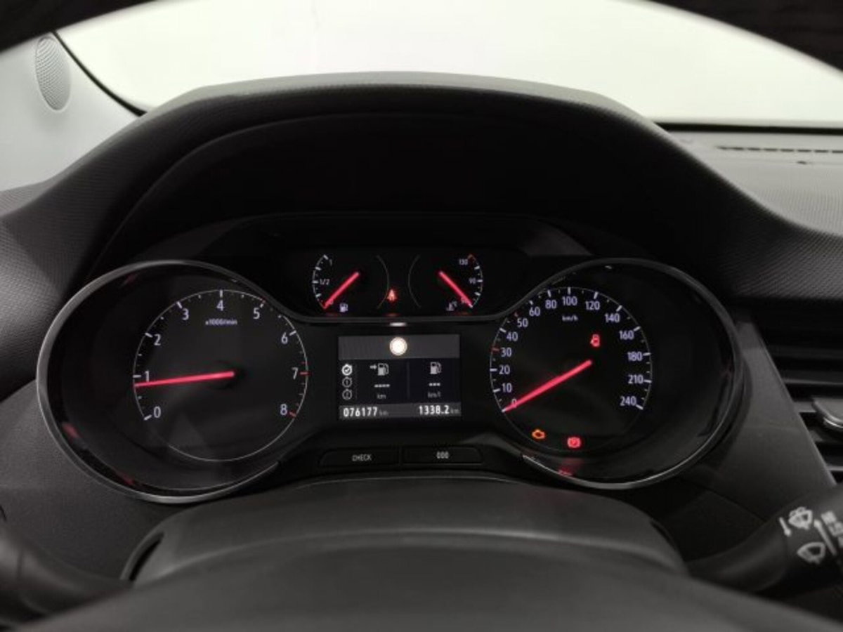 Opel Crossland 1.5 ECOTEC D 110 CV Start&Stop Elegance (10)