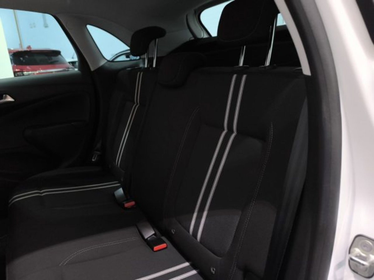 Opel Crossland 1.5 ECOTEC D 110 CV Start&Stop Elegance (17)