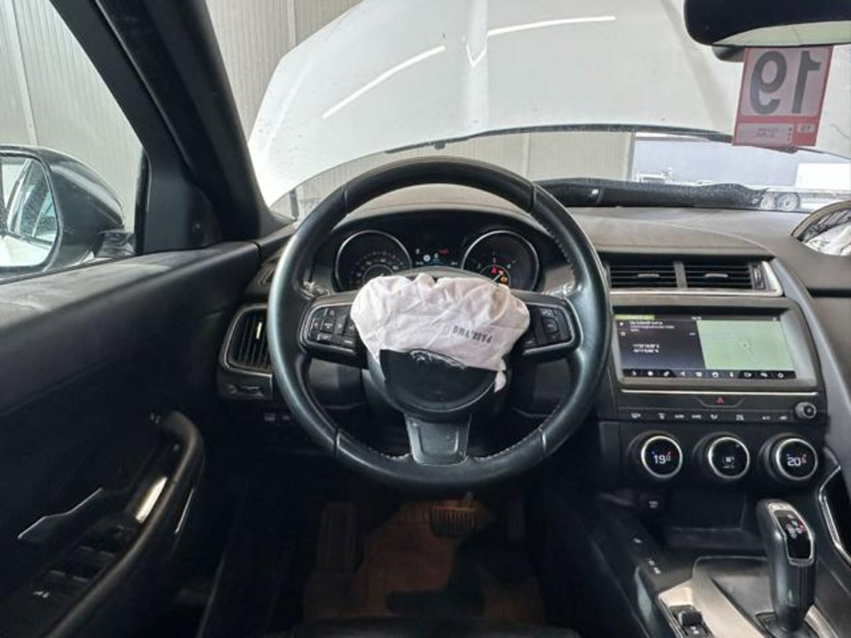 Jaguar E-Pace 2.0D 150 CV AWD aut. S (14)