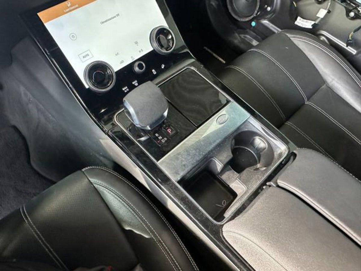 Land Rover Range Rover Velar 2.0D I4 204 CV R-Dynamic S (17)