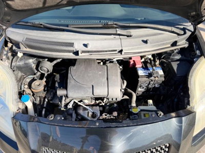 Toyota Yaris 1.0 5 porte Sol (16)