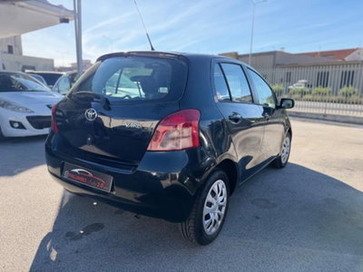 Toyota Yaris 1.0 5 porte Sol (4)