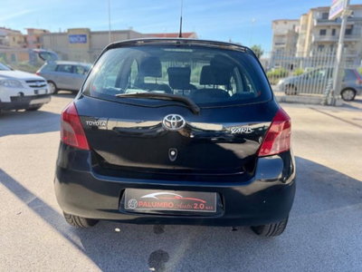 Toyota Yaris 1.0 5 porte Sol (5)