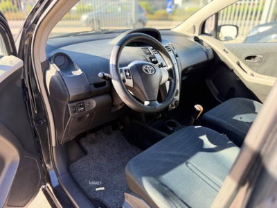Toyota Yaris 1.0 5 porte Sol (8)