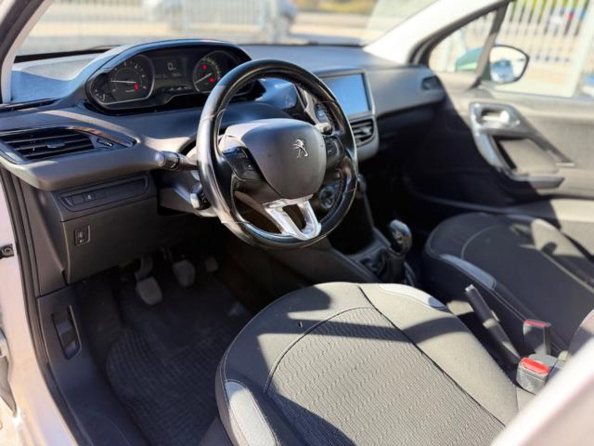 Peugeot 208 75 5 porte Allure (11)