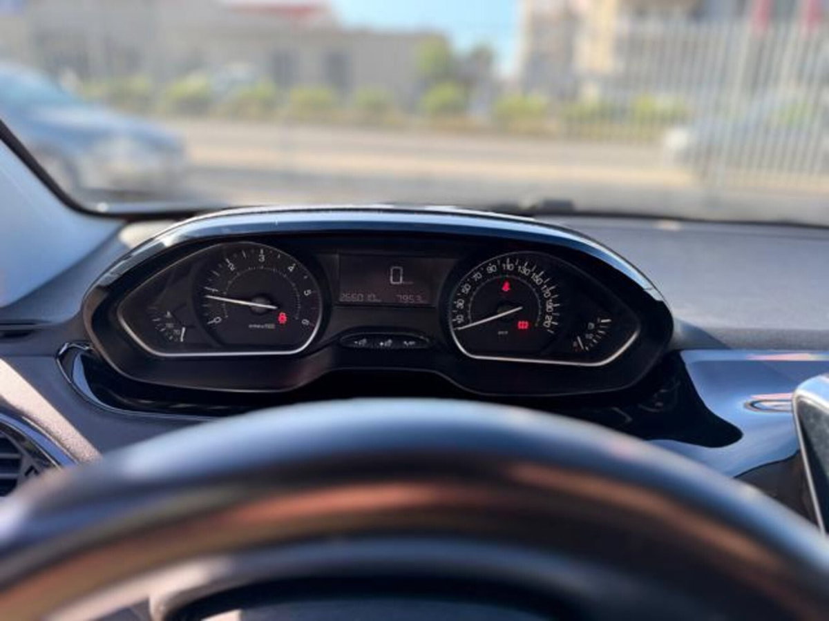 Peugeot 208 75 5 porte Allure (17)