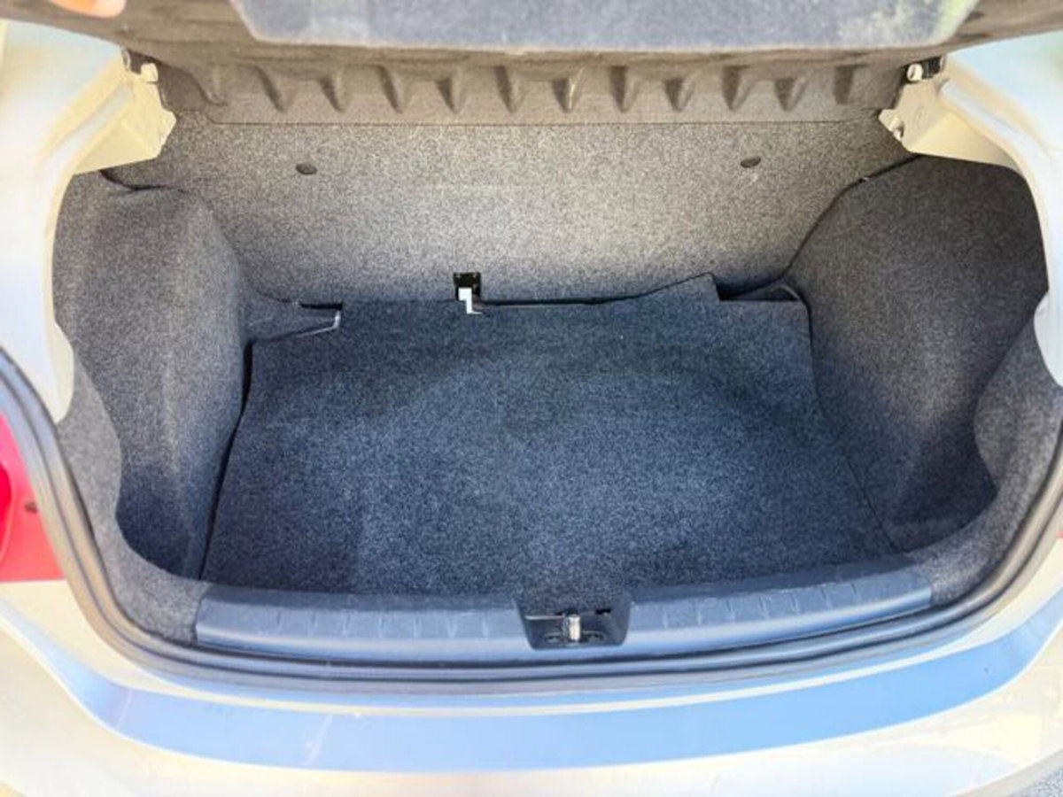 SEAT Ibiza 1.2 12V 70CV 5p. Free Dual (20)