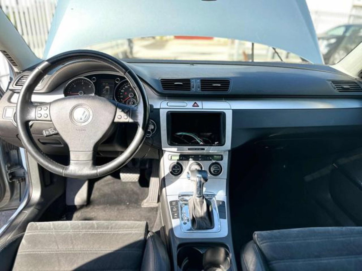 Volkswagen Passat Variant 2.0 TDI 170CV DPF DSG High. (10)