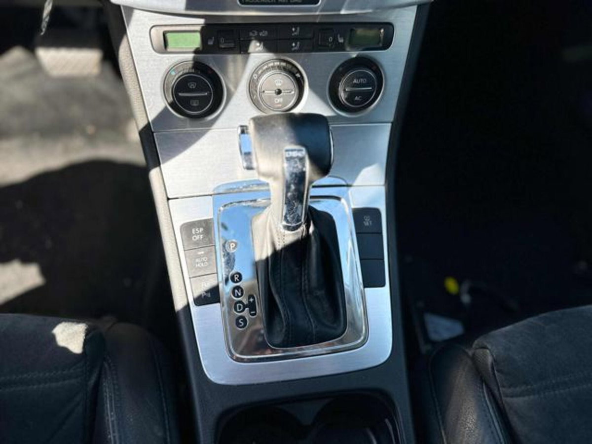 Volkswagen Passat Variant 2.0 TDI 170CV DPF DSG High. (11)