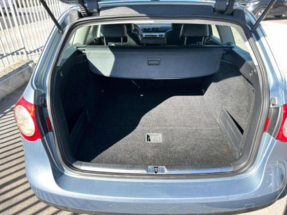 Volkswagen Passat Variant 2.0 TDI 170CV DPF DSG High. (13)